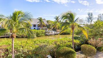 House, 3 Bedrooms | Property grounds