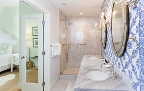 House, 4 Bedrooms | Bathroom | Separate tub and shower, hair dryer, towels - Arcadia (Captiva)