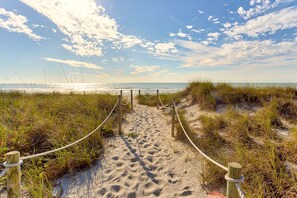 House, 4 Bedrooms | Beach | On the beach