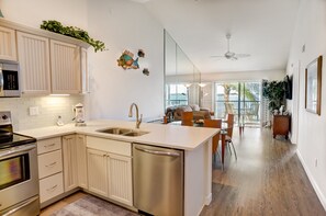 Condo, 2 Bedrooms | Private kitchen