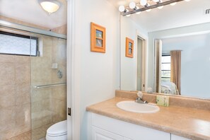 Condo, 2 Bedrooms | Bathroom