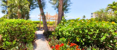 Condo, 2 Bedrooms | Garden