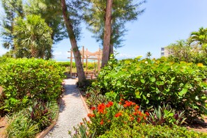 Condo, 2 Bedrooms | Garden