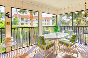 Condo, 3 chambres | Terrasse/patio