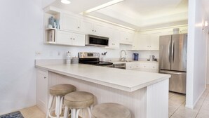 Condo, 2 Bedrooms | Private kitchen