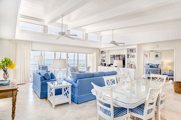 Condo, 3 Bedrooms | Living area