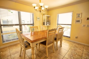Dining - Captiva Shores 8B (Captiva)