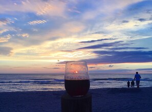 Condo, 1 Bedroom | Beach | Beach nearby, beach towels