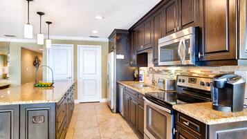 Condo, 2 Bedrooms | Private kitchen | Fridge, microwave, oven, stovetop
