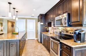 Condo, 2 Bedrooms | Private kitchen