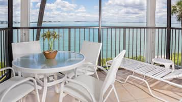 Kondominium, 2 kamar tidur | Balkon