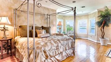House, Multiple Beds | 7 bedrooms, free WiFi, bed sheets