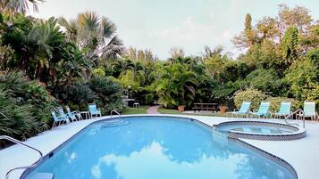 Condo, 3 Bedrooms | Kolam renang terbuka | Kolam renang terbuka