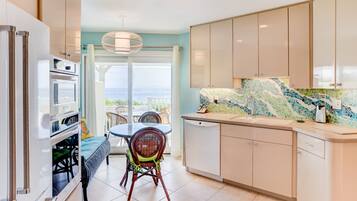 Condo, 3 Bedrooms | Private kitchen