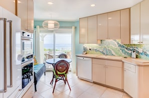 Condo, 3 Bedrooms | Private kitchen