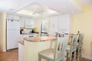 Appart'hôtel, 3 chambres | Cuisine privée