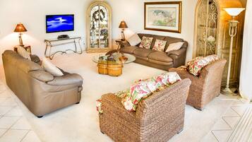 Kondominium, 3 kamar tidur | Area keluarga | TV layar datar