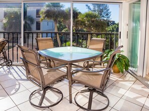Condo, 3 habitaciones | Balcón