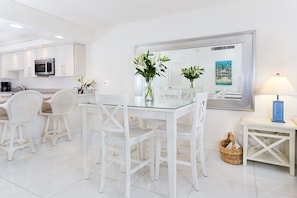 Interior detail - Sandy Bend 2 (Sanibel)