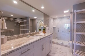 Condo, 2 habitaciones | Baño | Toallas 