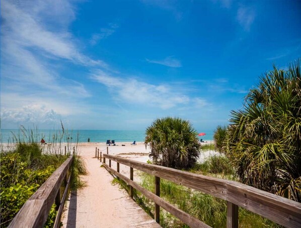 شقة - غرفتا نوم | شاطئ | على الشاطئ