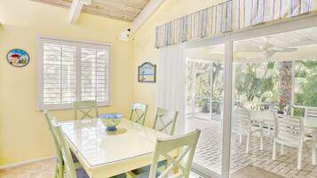 House, 3 Bedrooms | In-room dining