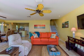 Condo, 3 Bedrooms | Living room
