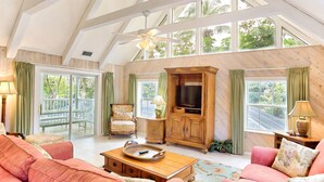 Living area - Bird of Paradise (Captiva)