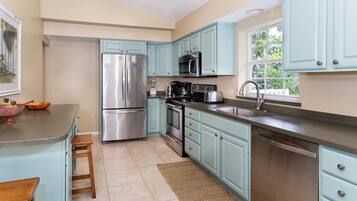 House, 4 Bedrooms | Dapur peribadi | Peti sejuk, ketuhar gelombang mikro, dapur, mesin basuh pinggan mangkuk
