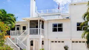 House, 5 Bedrooms | Front of property - Murmond-captiva (Captiva)