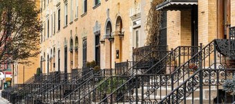 Historic Duplex on Stivers Row, West 138th St. in Harlem,

Min 29 night stay