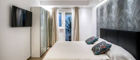 Zimmersafe, Verdunkelungsvorhänge, schallisolierte Zimmer