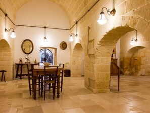 Tägliches inbegriffenes Frühstücksbuffet