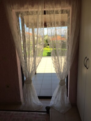 Appartement Confort, vue partielle sur la mer | Vue de la chambre