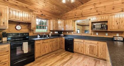 Cedar Hill Lodge in the Heart of the Hocking