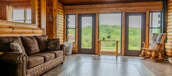 Lodge de luxe pouvant accueillir jusqu'à 30 personnes à seulement 800 mètres du parc d'État d'Old Man's Cave.