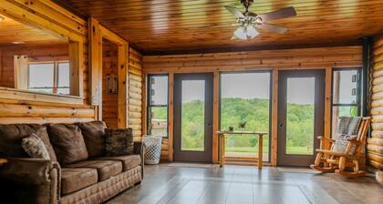 Hillside spacious Lodge in the Heart of Hocking