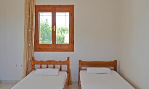 Setrika/meja setrika, Wi-Fi gratis, dan seprai linen