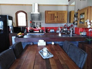 Fridge, microwave, oven, stovetop - Holiday house between Mediterranean and Cévennes (Saint-Nazaire-des-Gardies)