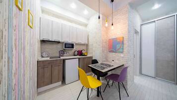 Apartment | Eigene Küche | Kühlschrank, Mikrowelle, Herdplatte, Wasserkocher