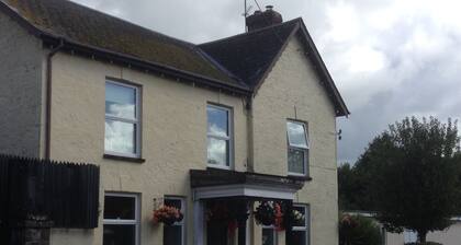 CROSSWAYS TAVERN