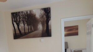 Unclassified image, 2 of 8, button - CROSSWAYS TAVERN (Exeter)