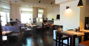 Daily continental breakfast (EUR 9 per person)