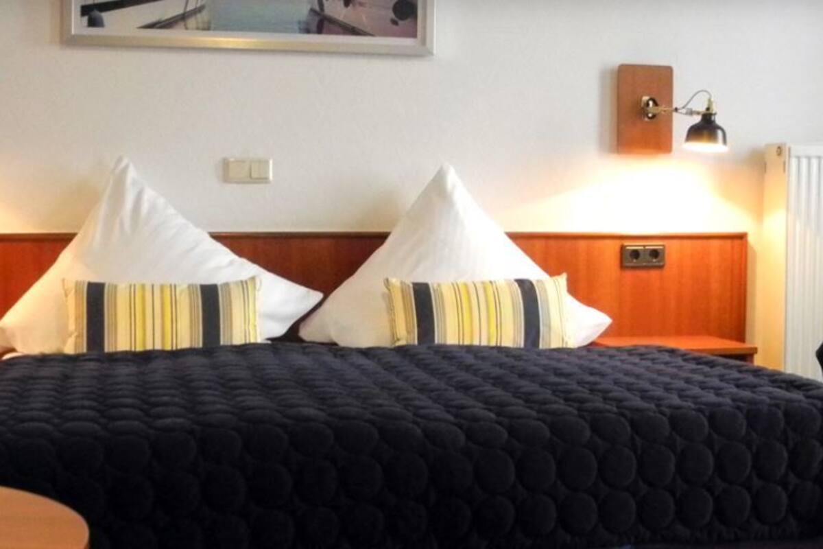 Soundproofing, WiFi (free), bed sheets