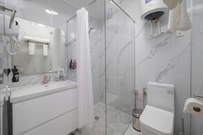 Superior Double or Twin Room, 1 Bedroom | Bathroom | Shower, free toiletries, hair dryer, bathrobes - Sultan Bishkek (Bishkek)