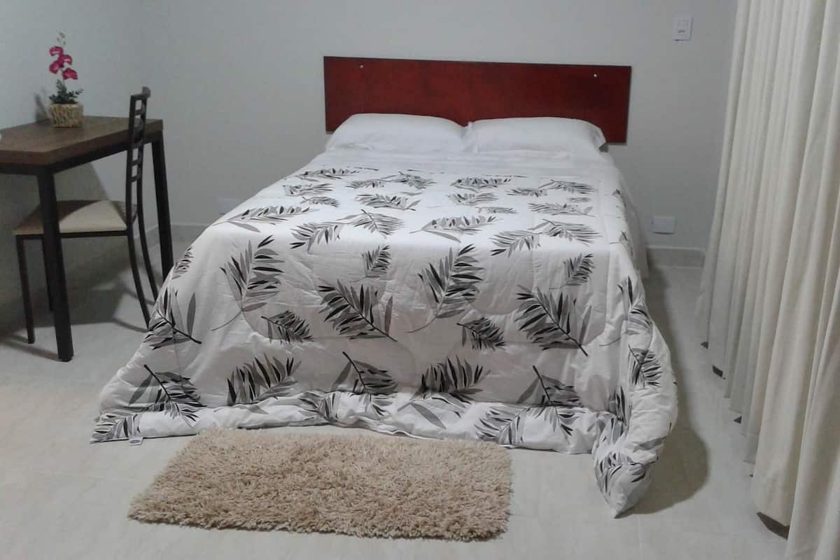 Double Room, 1 Double or 2 Twin Beds | Minibar, blackout drapes, iron/ironing board (on request), WiFi (free)