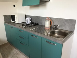 Appartement, terrasse | Cuisine privée | Cafetière/bouilloire