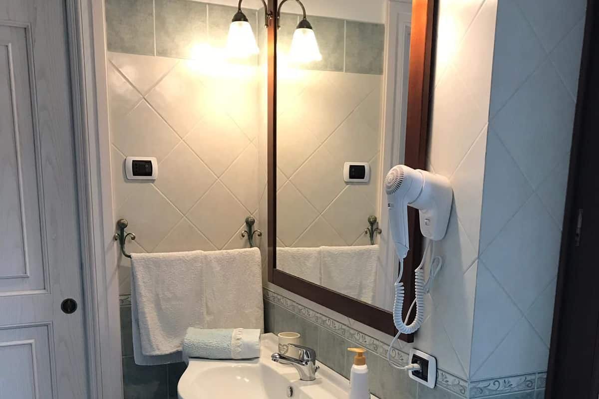 Doppia Superior | Bagno | Doccia, asciugacapelli, bidet, asciugamani