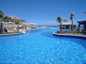 Pool - Luxe 2Bed/2Bath Presidential Suite in Cabo @ PB Sunset Beach - Sleeps 8 (Cabo San Lucas)