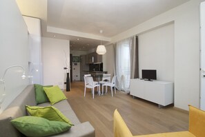 Studio, Stadtblick | Wohnbereich | Flachbildfernseher